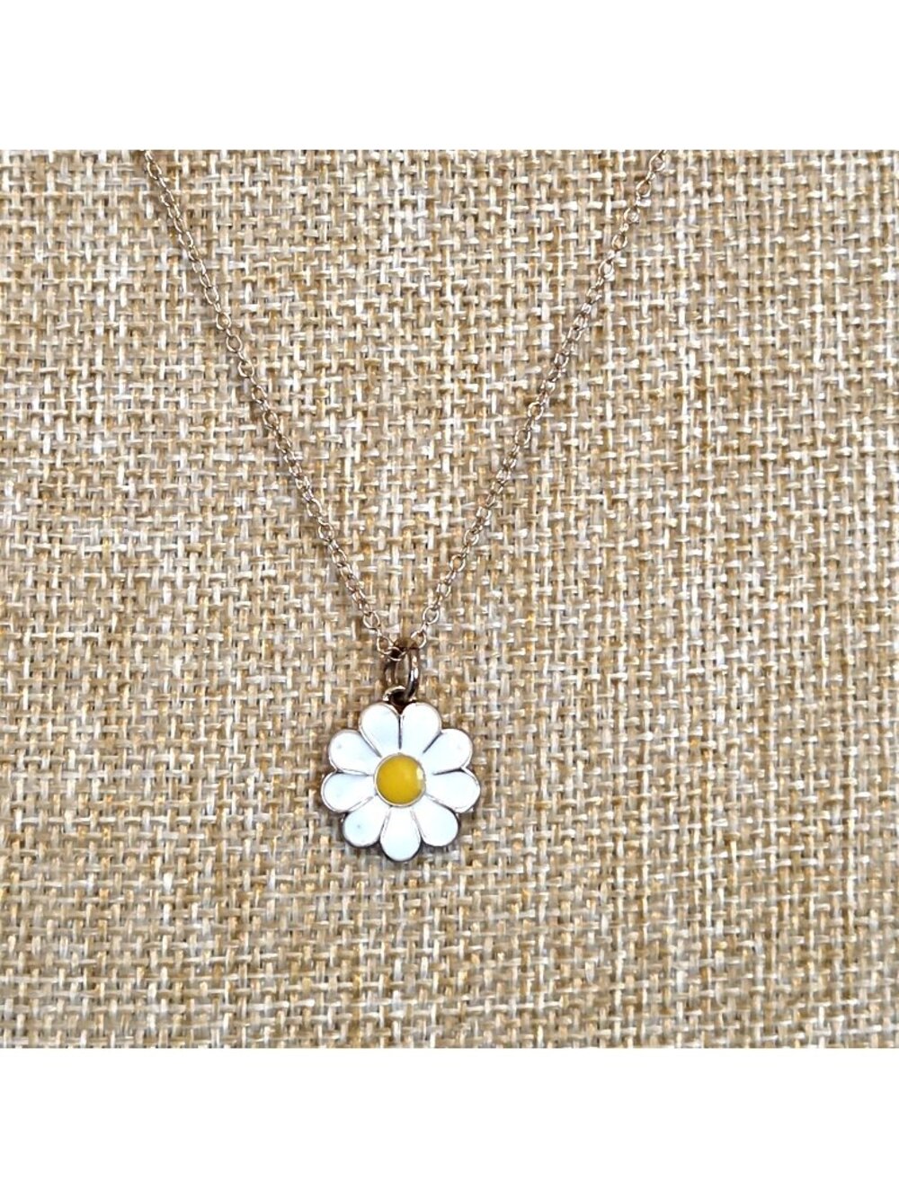 Daisy Fields Flower Pendant Necklace Gold Tone 16-18" Chain